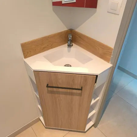 Maison De Jules Ле-Кото